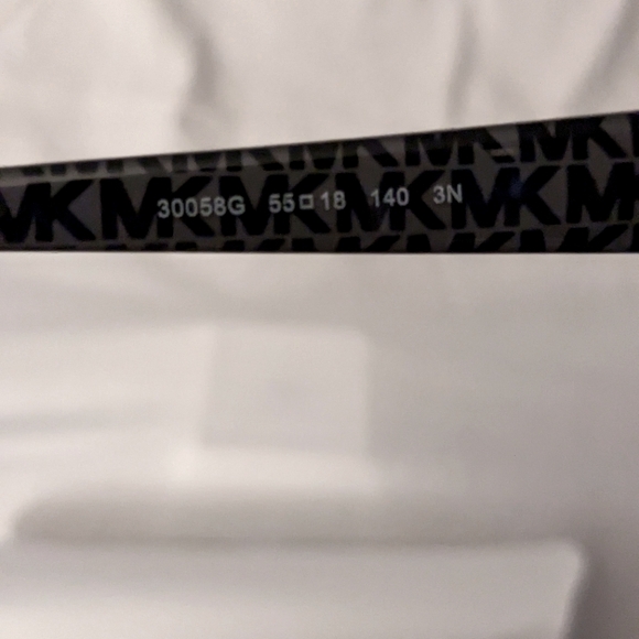 Blk Michael Kors Sunglasses - Picture 4 of 4